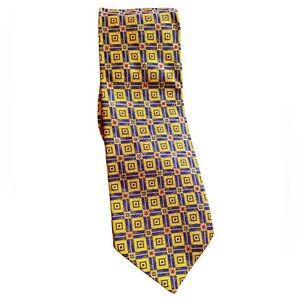 CLUB ROOM 100% Imported Silk And Finished in U.S.A. Navy Blue And Gold Necktie